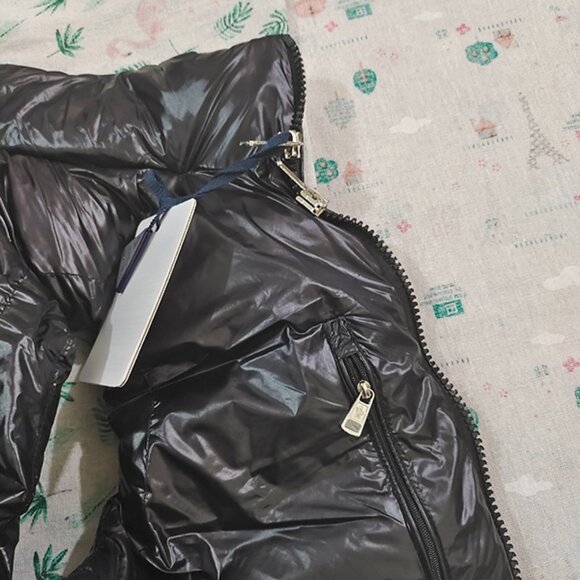 Moncler Padded Logo-Patch Black Gilet - Picture 11 of 11